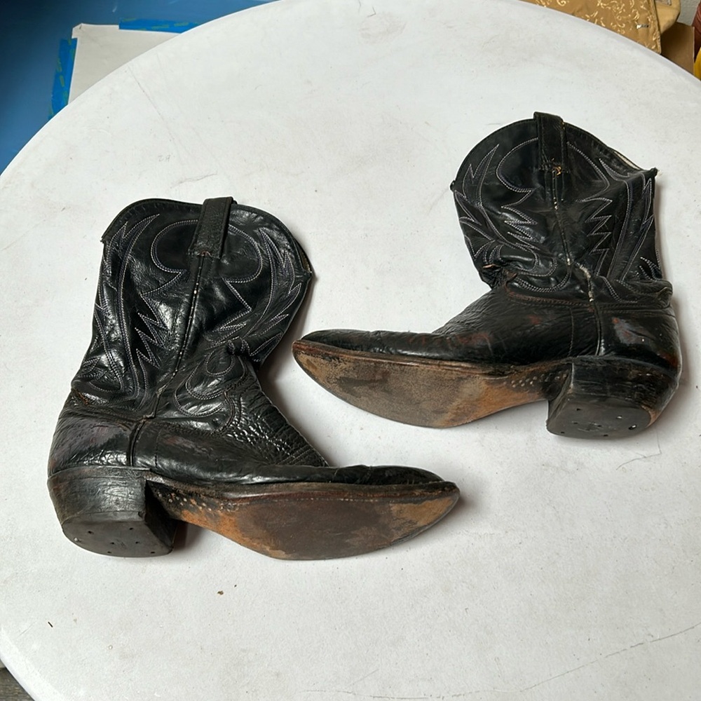 Black men’s cowboy boots